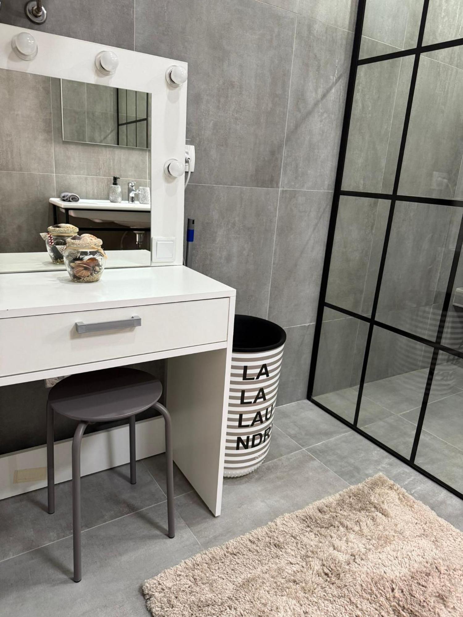 Apartment 528 Sarajevo Bilik gambar